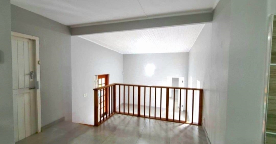 4 Bedroom Property for Sale in Nahoon Valley Park Eastern Cape